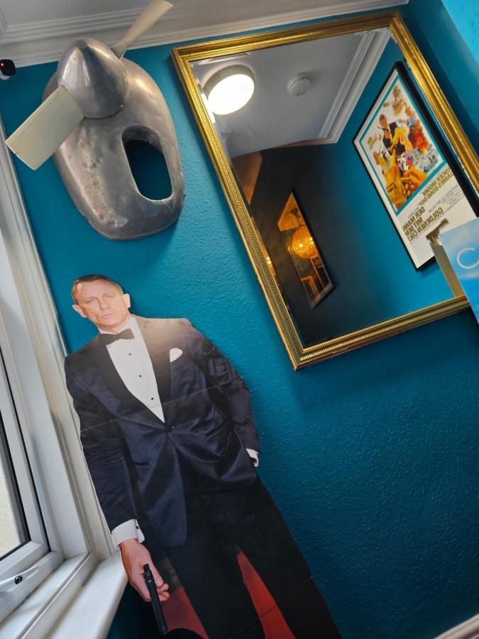 Southsea Royale James Bond 3 Bed Cool Penthouse, Seafront Parking 朴次茅斯 外观 照片