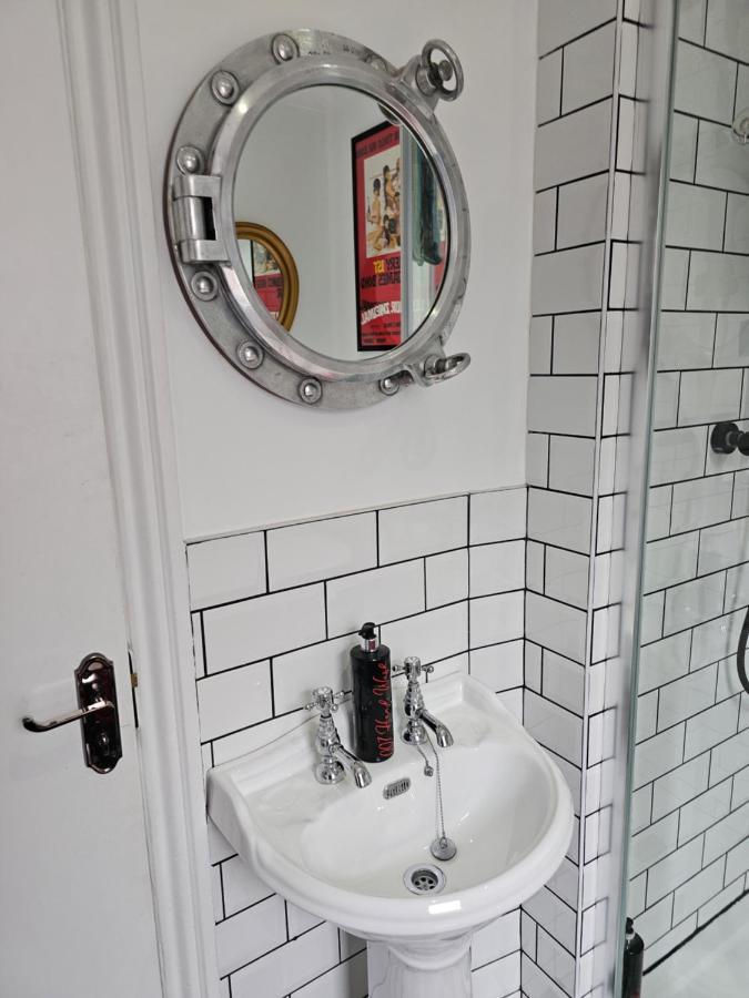 Southsea Royale James Bond 3 Bed Cool Penthouse, Seafront Parking 朴次茅斯 外观 照片